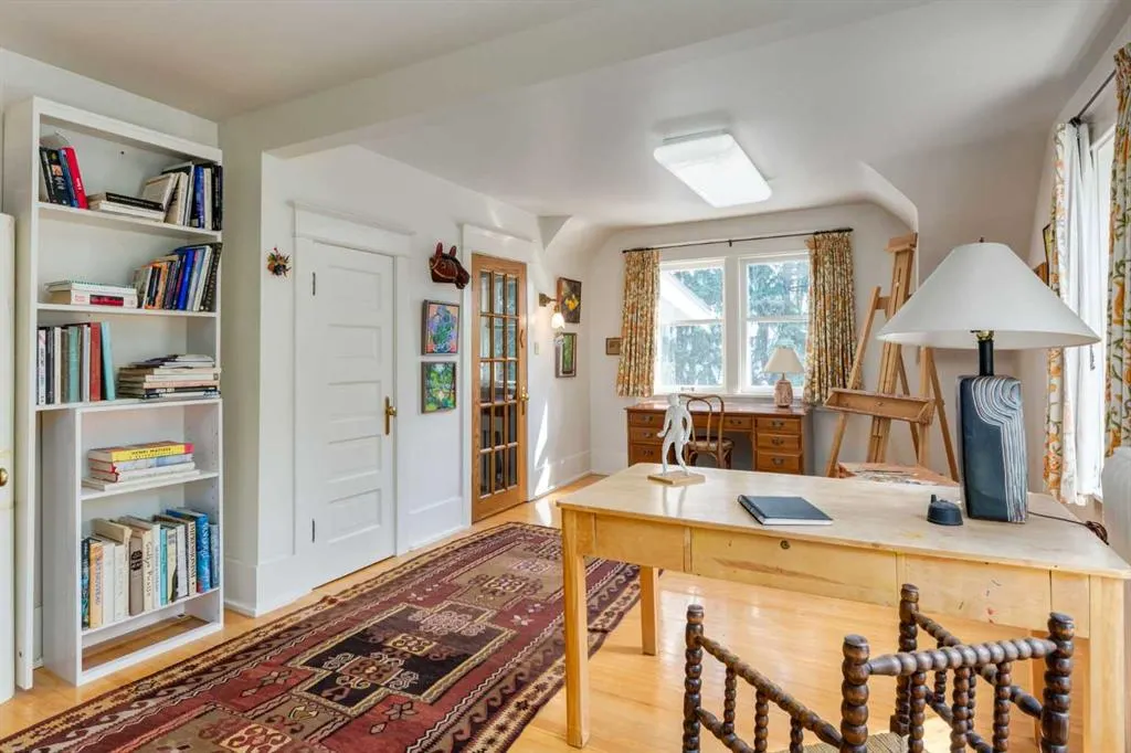 2209 Carleton Street SW