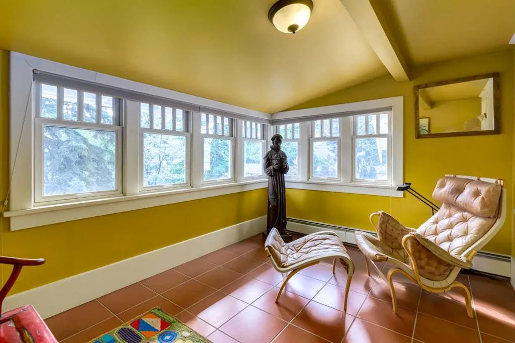 2209 Carleton Street SW