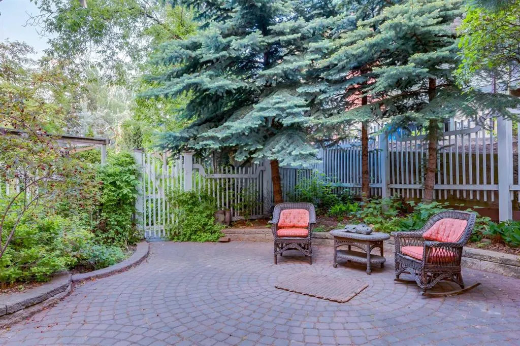 2209 Carleton Street SW