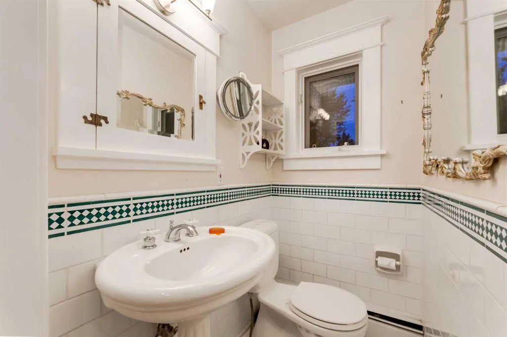 2209 Carleton Street SW