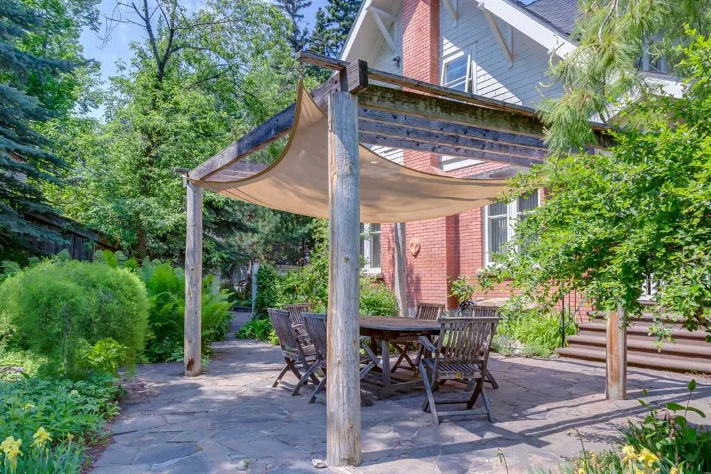 2209 Carleton Street SW