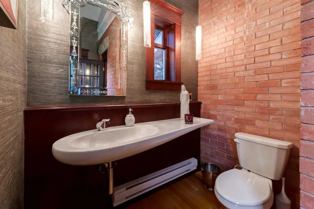 2209 Carleton Street SW