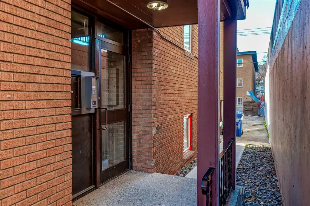 1027 Avenue SW, #101