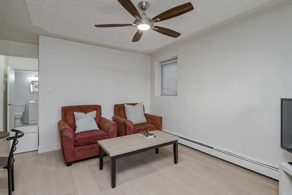 1027 Avenue SW, #101
