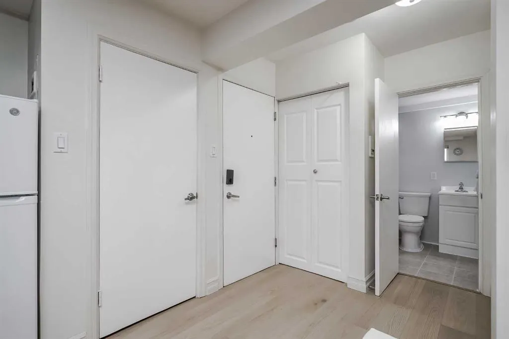 1027 Avenue SW, #101