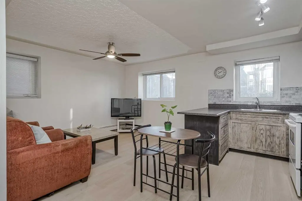 1027 Avenue SW, #101