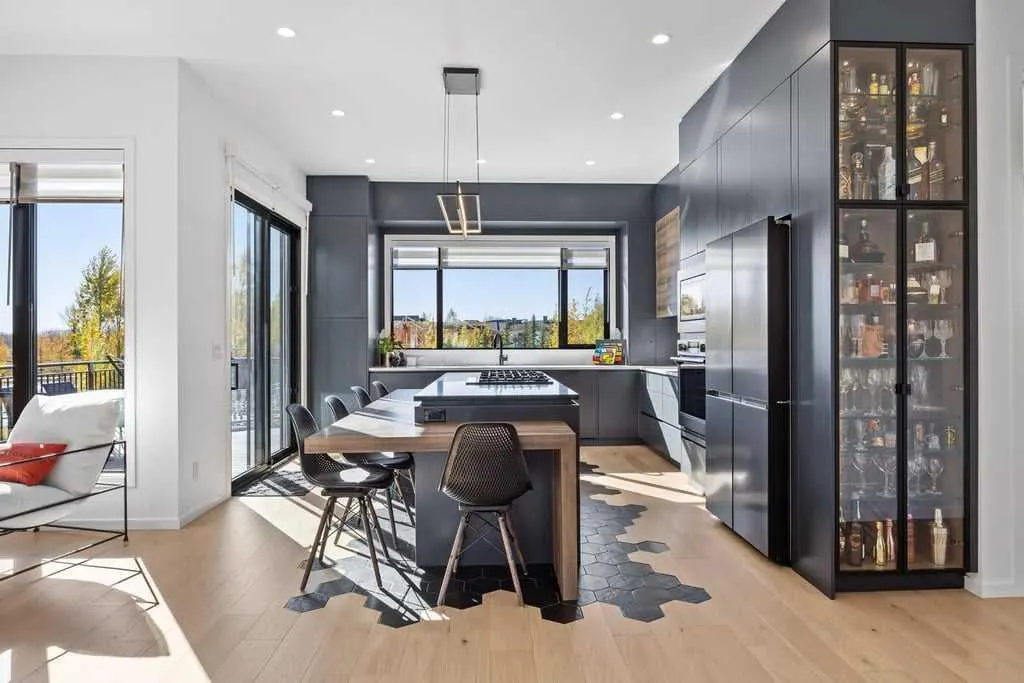 133 Glyde Park