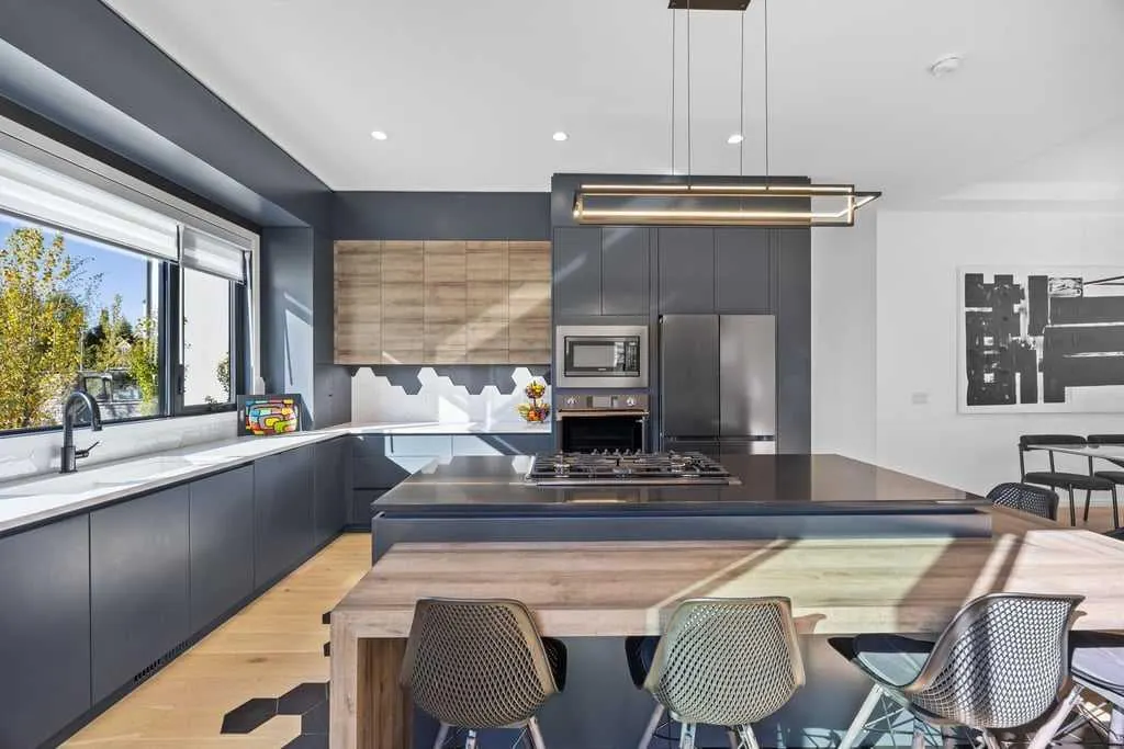 133 Glyde Park