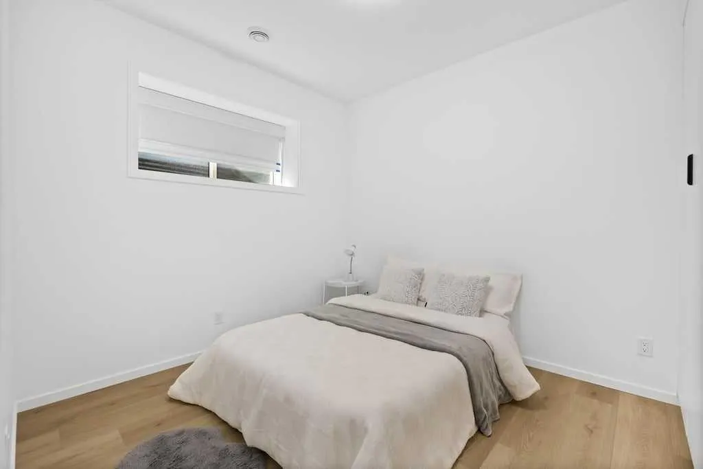 133 Glyde Park