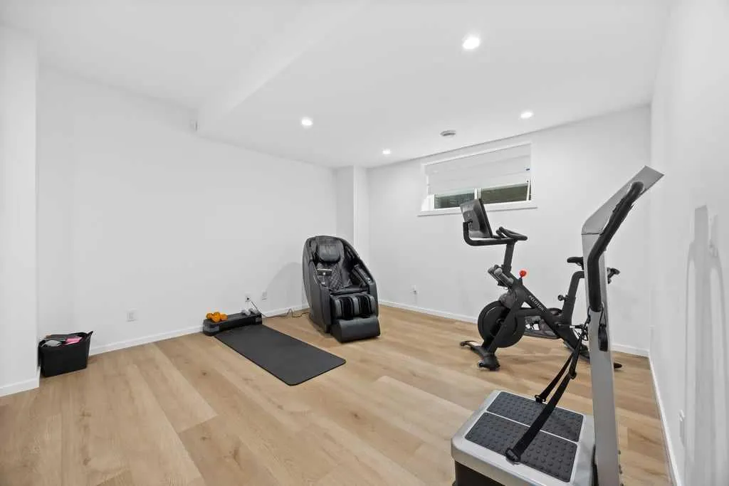 133 Glyde Park