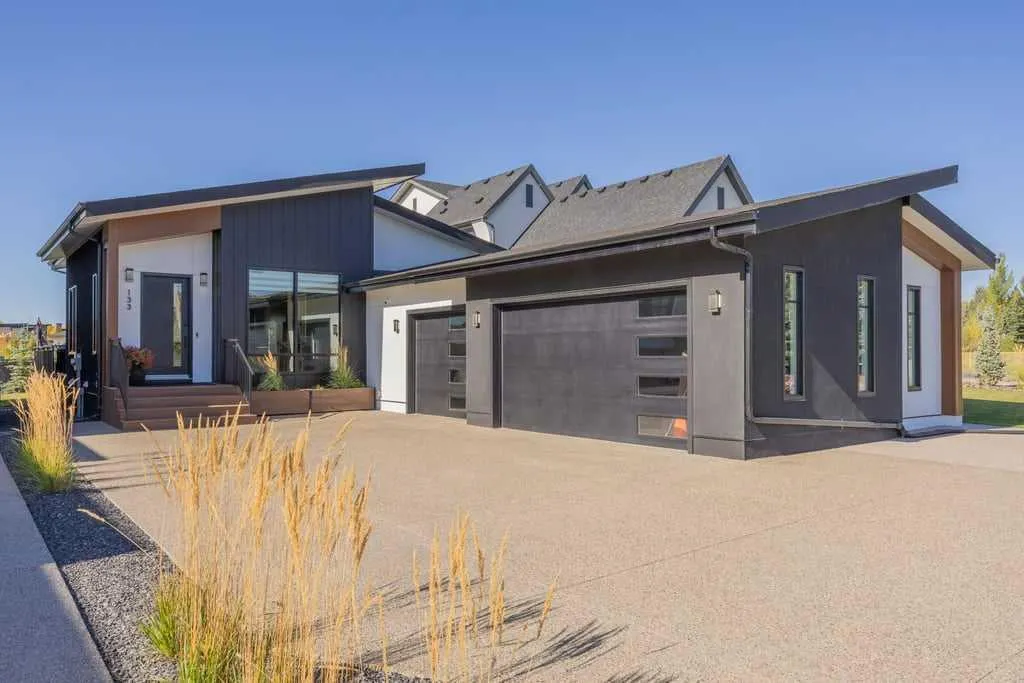 133 Glyde Park