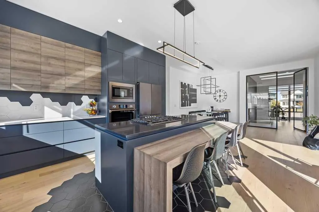 133 Glyde Park