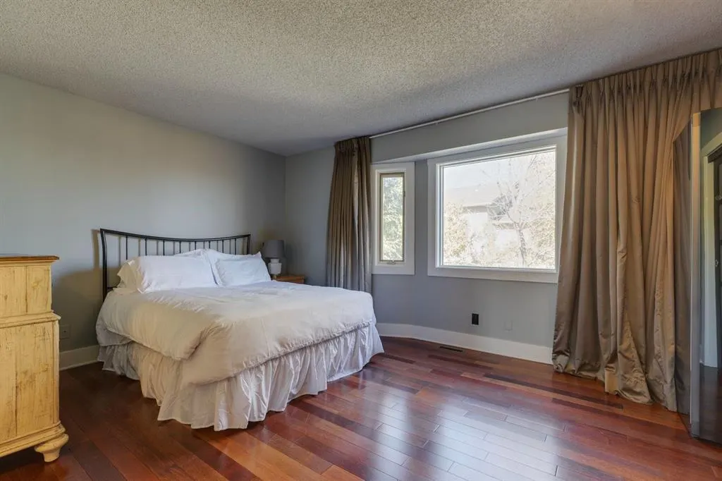 246 Christie Park Mews SW