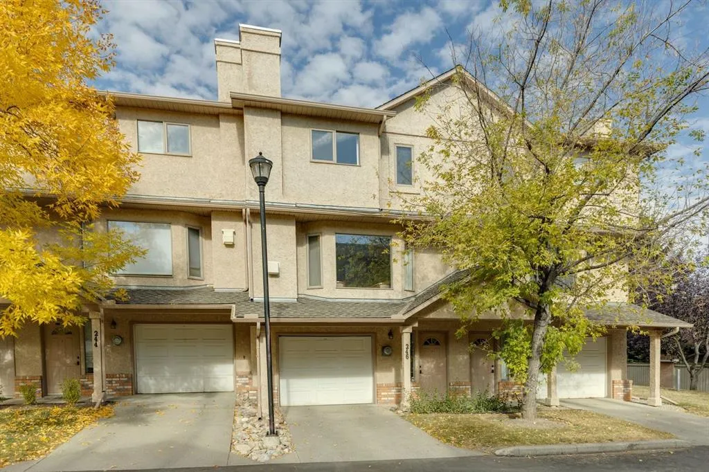 246 Christie Park Mews SW