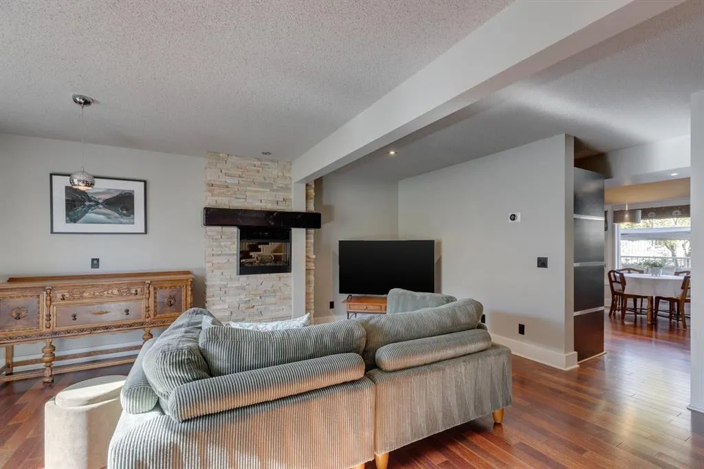 246 Christie Park Mews SW