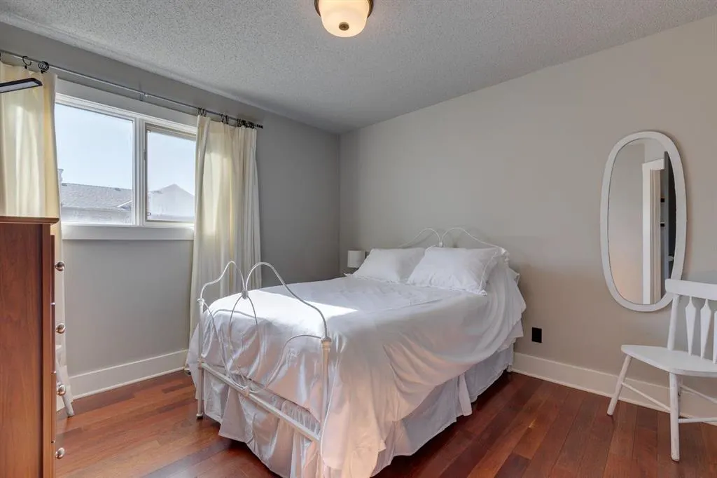 246 Christie Park Mews SW