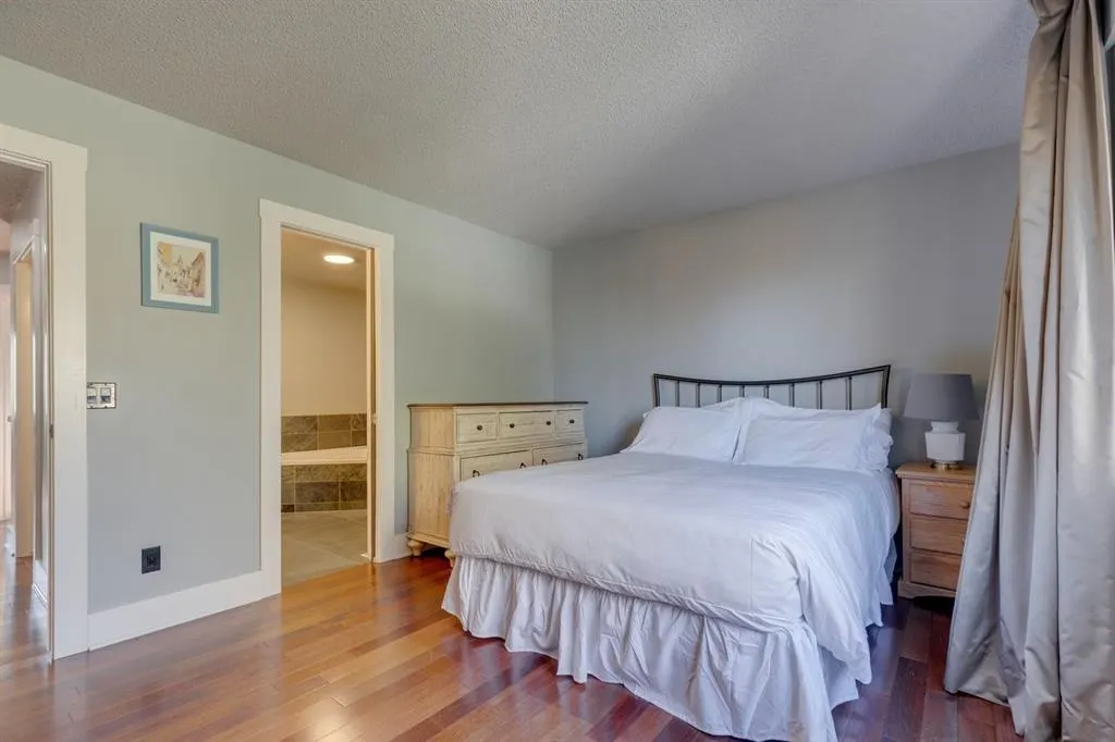 246 Christie Park Mews SW