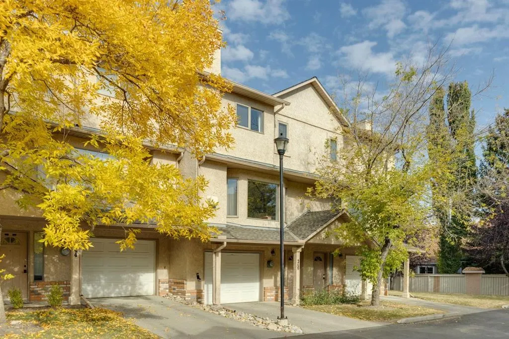 246 Christie Park Mews SW