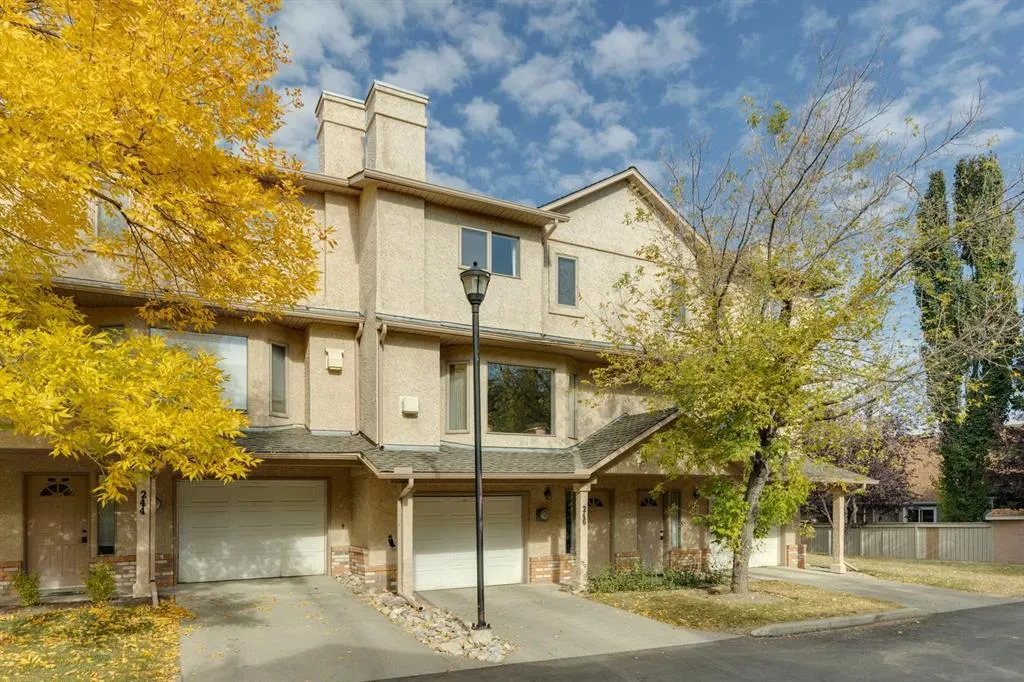 246 Christie Park Mews SW
