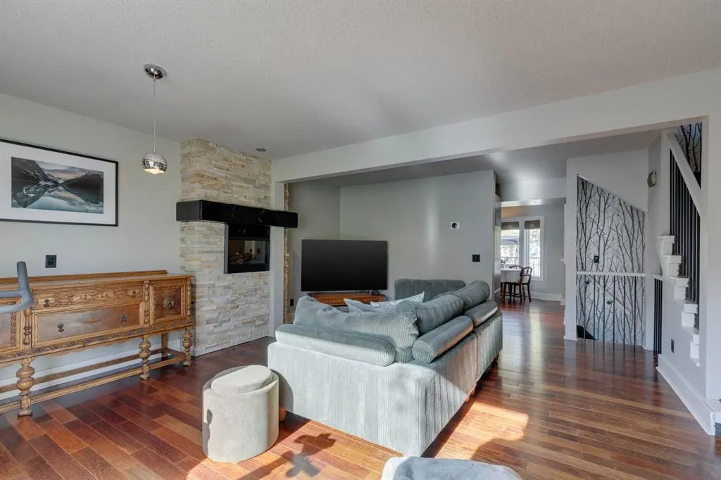 246 Christie Park Mews SW