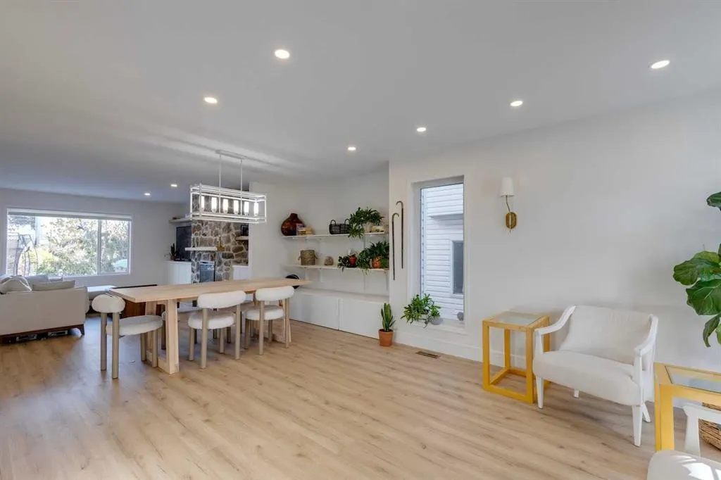 254 Scenic View Close NW