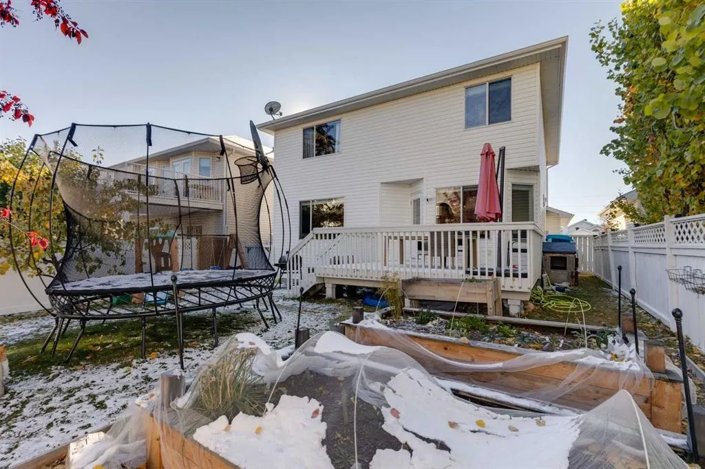 254 Scenic View Close NW