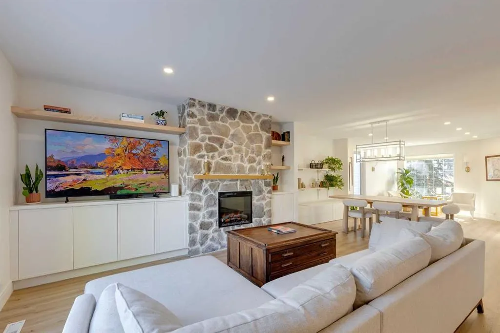 254 Scenic View Close NW