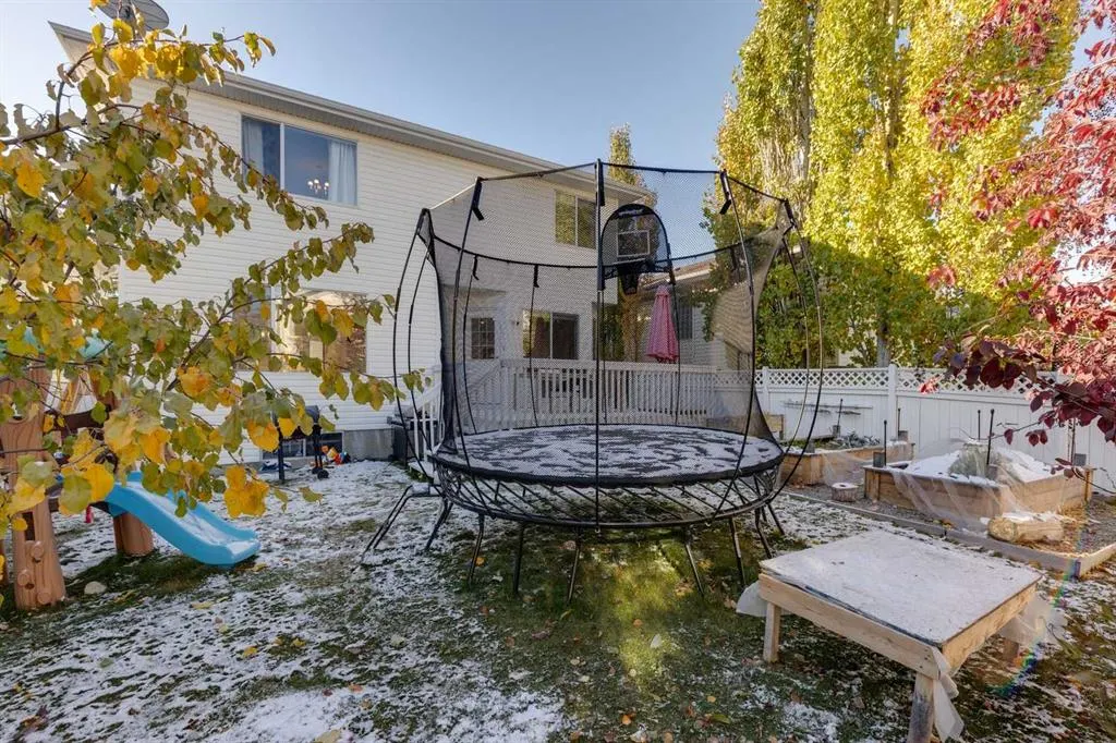 254 Scenic View Close NW