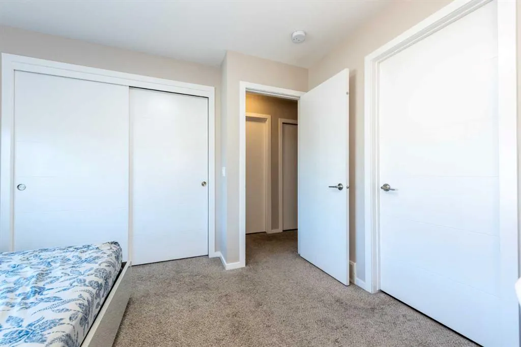 225 Redstone Walk NE, #203