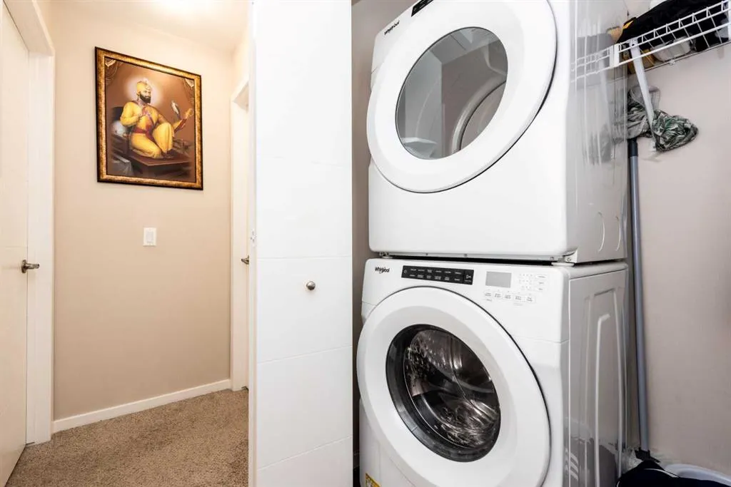 225 Redstone Walk NE, #203