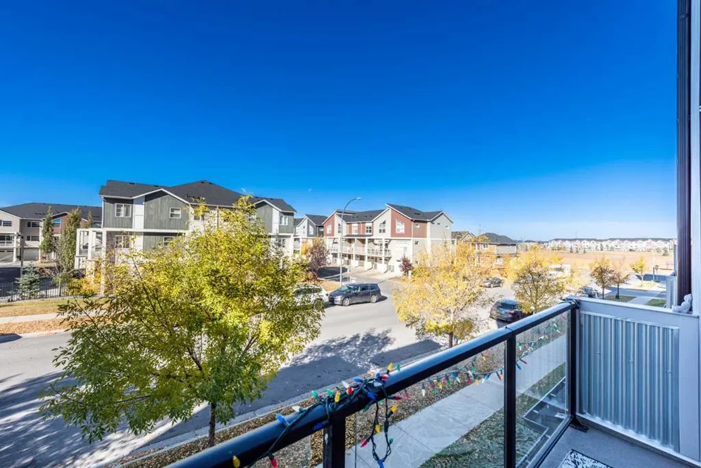 225 Redstone Walk NE, #203