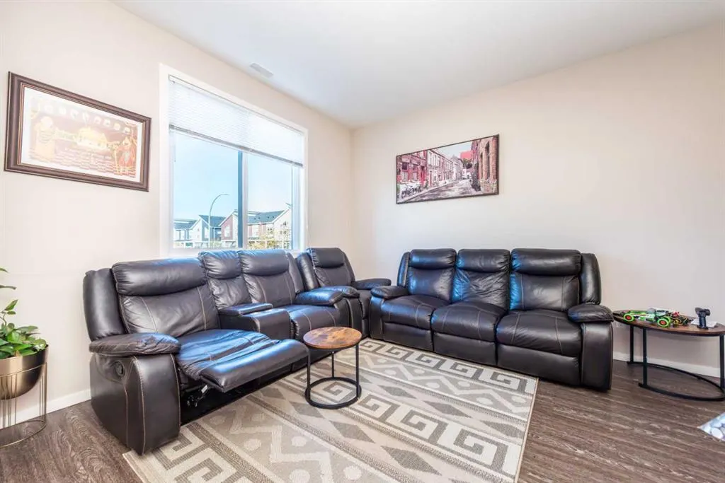 225 Redstone Walk NE, #203