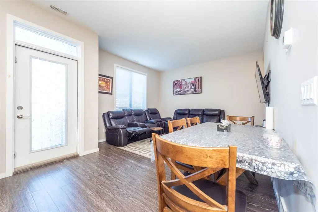 225 Redstone Walk NE, #203