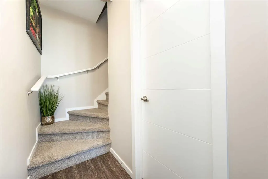 225 Redstone Walk NE, #203