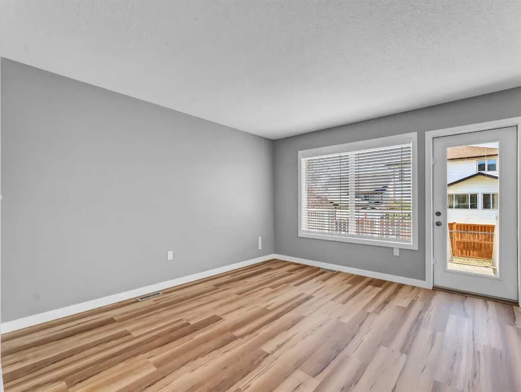 82 Saamis Meadows Lane SW