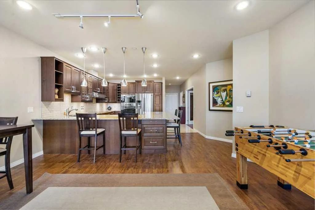 103 10 Avenue NW, #402