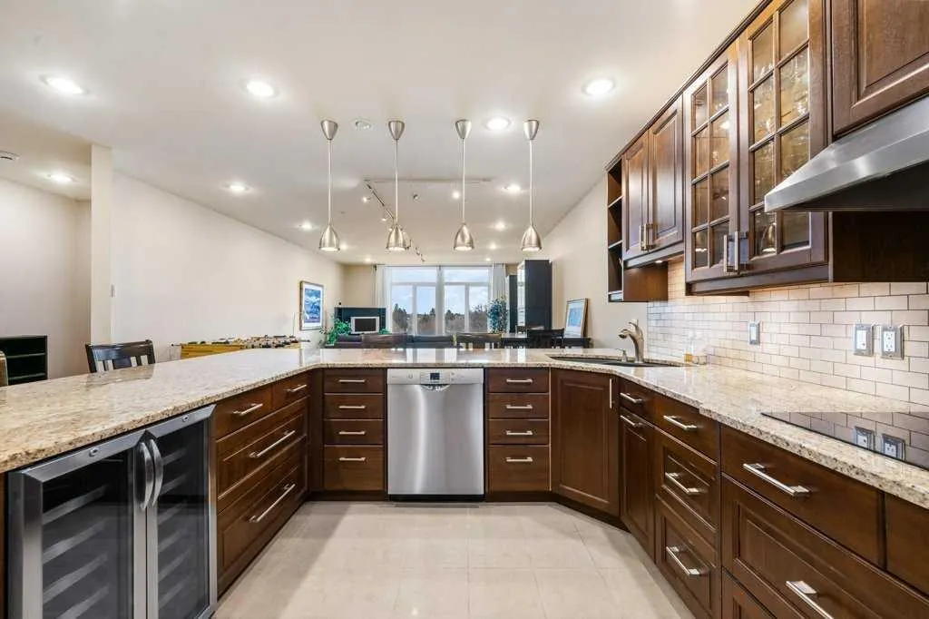 103 10 Avenue NW, #402