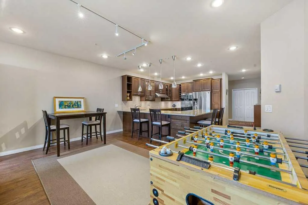 103 10 Avenue NW, #402