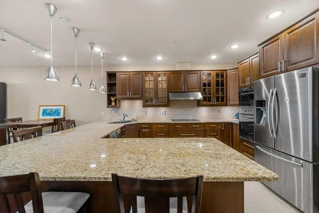 103 10 Avenue NW, #402