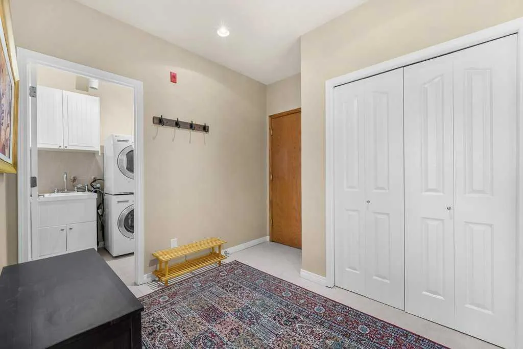 103 10 Avenue NW, #402