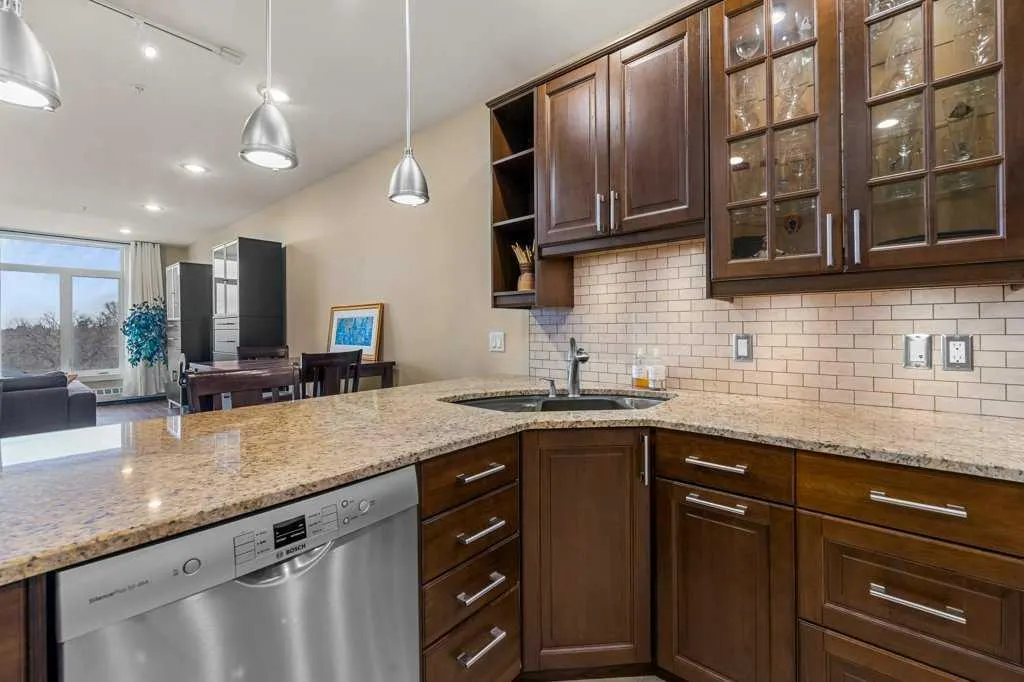 103 10 Avenue NW, #402