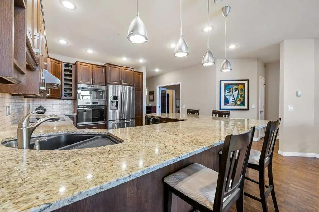 103 10 Avenue NW, #402