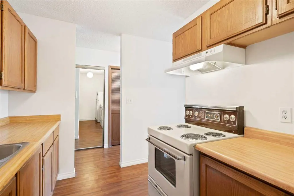 239 6 Avenue NE, #303