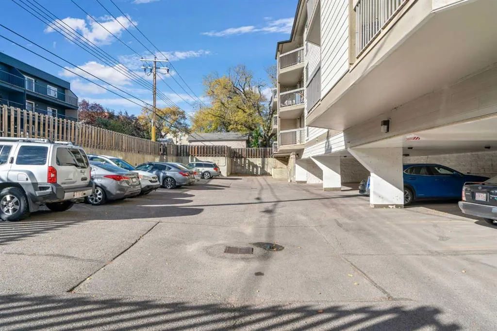 239 6 Avenue NE, #303