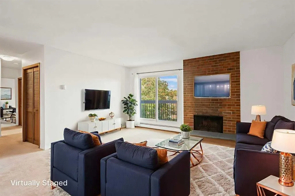 239 6 Avenue NE, #303