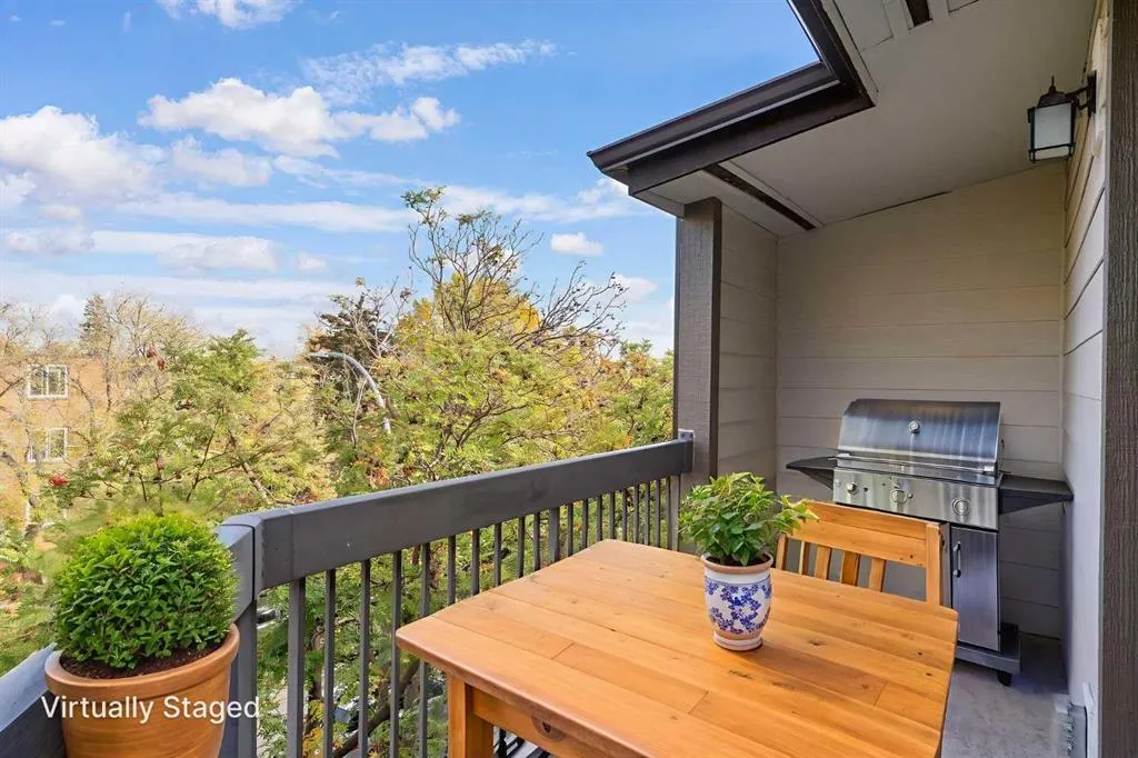 239 6 Avenue NE, #303