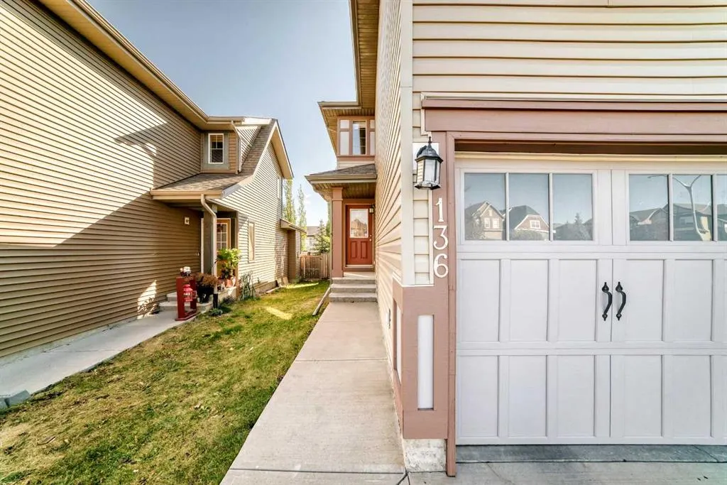 136 Sage Valley Drive NW