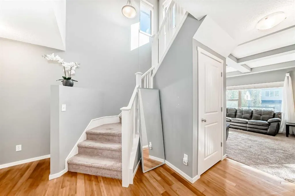 136 Sage Valley Drive NW