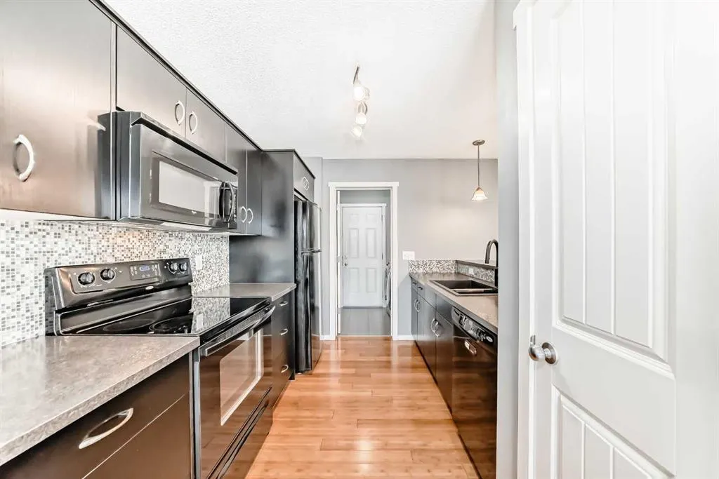 136 Sage Valley Drive NW