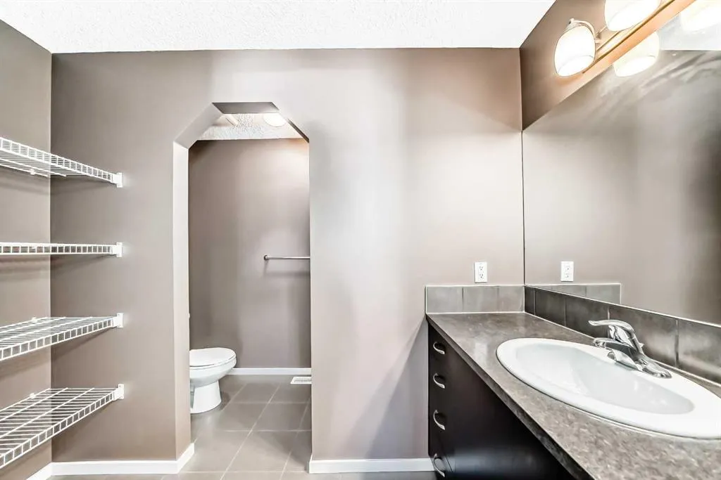 136 Sage Valley Drive NW